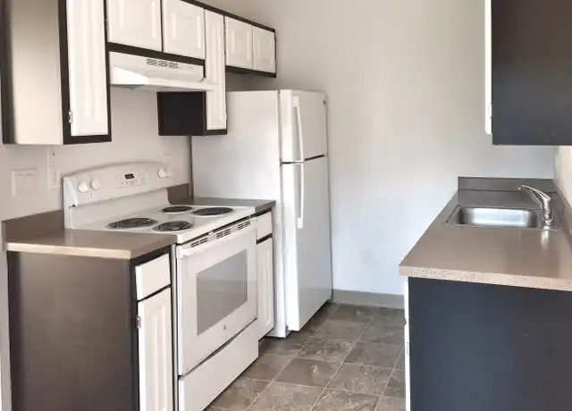 Property at Sunflower Apartments - 11547 SW 135th Ave, Tigard, OR, 97223, 1-2 bed, 1 bath, [object Object]