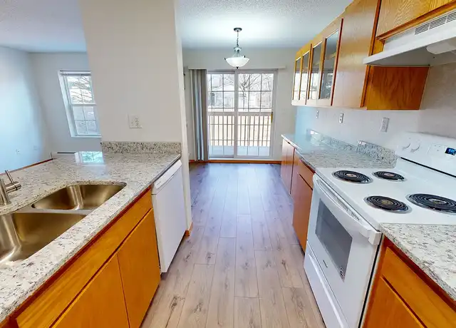 Property at Rosoto Villa - 1901 Desoto St, Saint Paul, MN, 55117, 1 bed, 1 bath, [object Object]