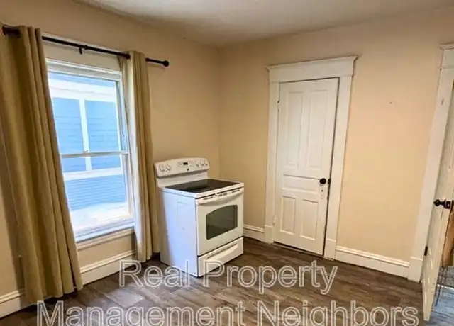 Property at 216 Lafayette Ave NE Unit D, Grand Rapids, MI, 49503, 2 beds, 1 bath, [object Object]