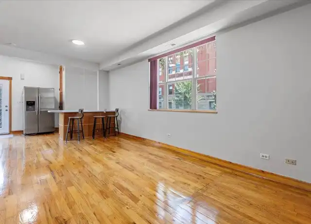 Property at 1900 W Ohio St, Chicago, IL, 60622, 2 beds, 1 bath, [object Object]