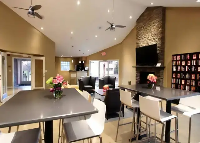 Property at 20 Wildflower Ln, Schaumburg, IL, 60173, 2 beds, 2 baths, [object Object]