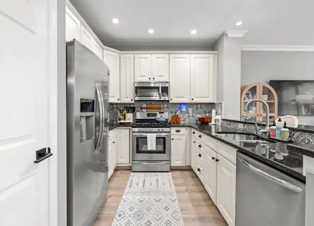 Property at 126 Riverwalk Way, Clifton, NJ, 07014, 2 beds, 2.5 baths, [object Object]