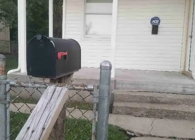 Property at 3305 E 19th St, Kansas City, MO, 64127, 2 beds, 1 bath, [object Object]