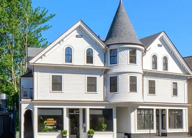 Property at 2 School St Unit 3, Manchester-by-the-Sea, MA, 01944, 1 bed, 1 bath, [object Object]