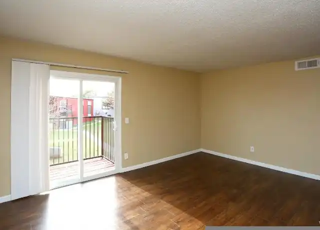 Property at 403 Tinker Diagonal St, Oklahoma City, OK, 73129, 1 bed, 1 bath, [object Object]