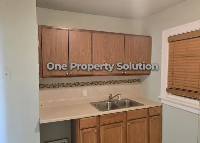 Property at 1220 W 41st Ave Unit 2 1, Gary, IN, 46408, 1 bed, 1 bath, [object Object]