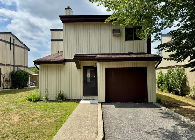 Property at 6 Windsor Mews, Middletown, NY, 10940, 3 beds, 2.5 baths, [object Object]