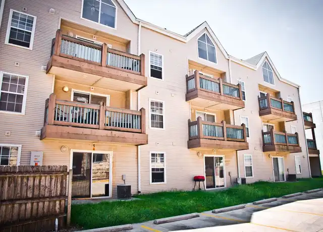 Property at 808 S Oak St Unit 102, Champaign, IL, 61820, 2 beds, 1 bath, [object Object]
