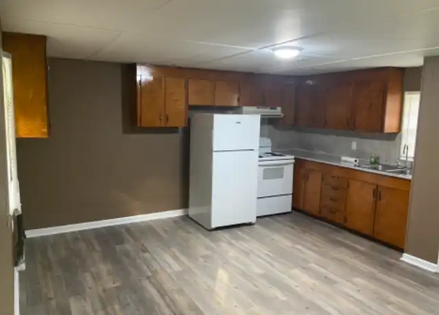 Property at 104 Musgrove St, Gaffney, SC, 29340, 1 bed, 1 bath, [object Object]