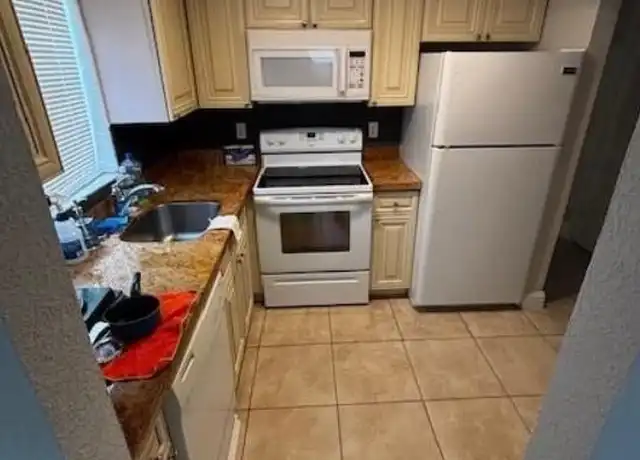 Property at 1550 NW 15th St Unit 10, Boca Raton, FL, 33486, 1 bed, 1 bath, [object Object]