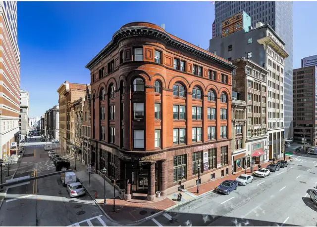 Photo of 115 N Charles St, Baltimore, MD 21201