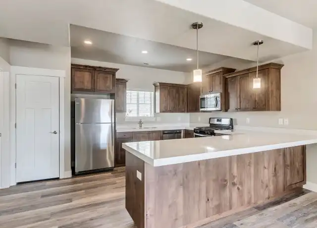 Property at 1709 E Aspen Loop, Provo, UT, 84606, 3 beds, 2.5 baths, [object Object]