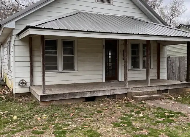 Property at 1112 N College Ave, Clarksville, AR, 72830, 2 beds, 1 bath, [object Object]