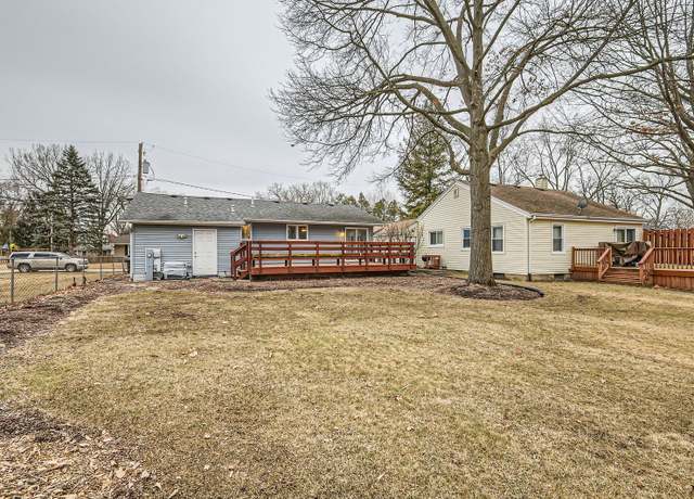 Photo of 601 Oakwood Dr, Geneva, IL 60134