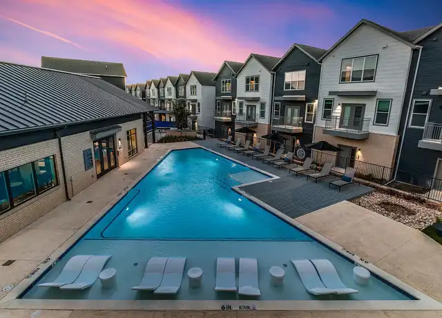 Property at Kessler Bluffs - 1000 Fort Worth Ave, Dallas, TX, 75208, 2 beds, 2-2.5 baths, [object Object]
