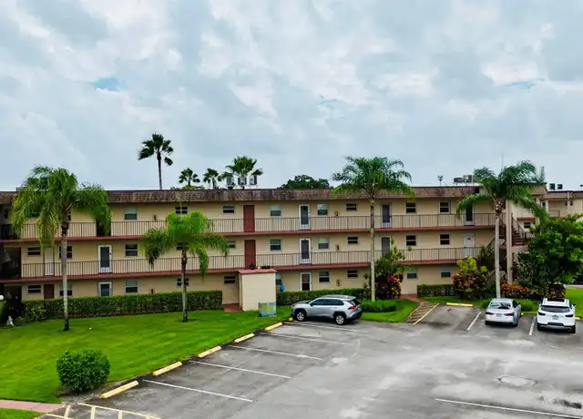Property at 715 Lori Dr #204, Palm Springs, FL, 33461, 2 beds, 2 baths, [object Object]