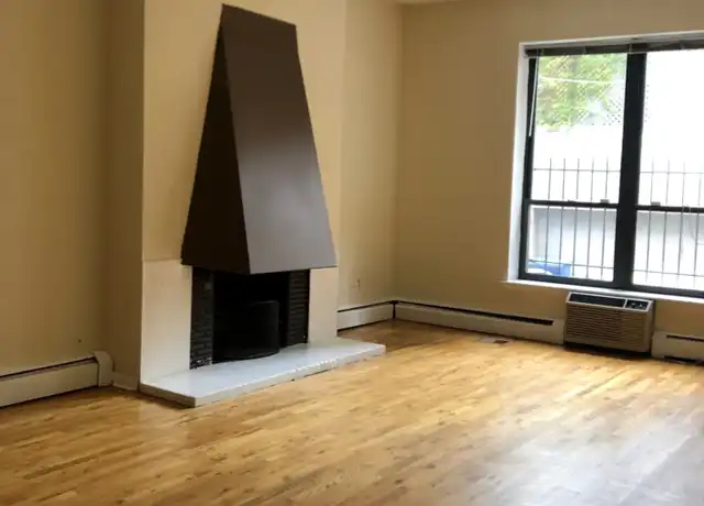 Property at 1425 N Dearborn St Unit 1425-D1, Chicago, IL, 60610, 1 bed, 1 bath, [object Object]