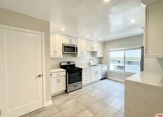 Property at 1037 S Shenandoah St #5, Los Angeles, CA, 90035, 2 beds, 2 baths, [object Object]