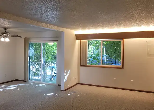 Property at Tabor East Apartments - 7298 SE Division St, Portland, OR, 97206, 1 bed, 1 bath, [object Object]