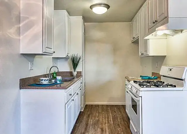 Photo of 13231 Mulberry Dr, Whittier, CA 90602