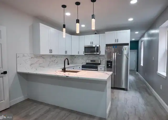 Property at 105 N 52nd St, Philadelphia, PA, 19139, 5 beds, 2 baths, [object Object]