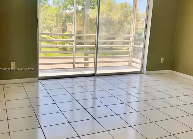 Property at 20201 NE 29th Ct Unit D214, Miami, FL, 33180, 1 bed, 1 bath, [object Object]