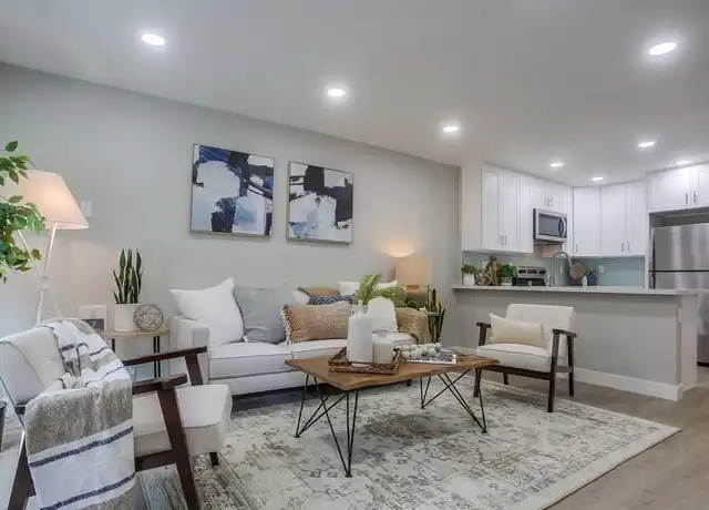 Property at 8292 Gilman Dr Unit 4C, La Jolla, CA, 92037, 1 bed, 1 bath, [object Object]