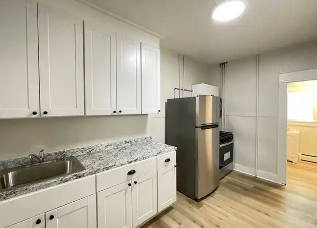 Property at 49 Pennacook St Unit 1, Manchester, NH, 03104, 2 beds, 1 bath, [object Object]