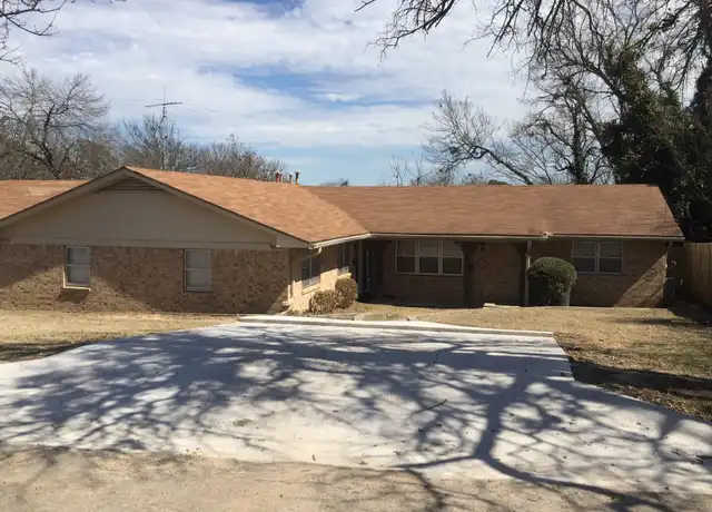 Property at 407 N Carl St, Sherman, TX, 75092, 3 beds, 2 baths, [object Object]