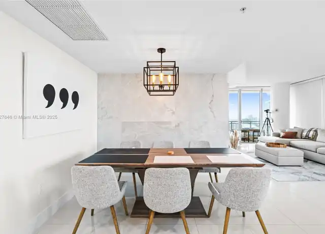 Property at 92 SW 3rd St #3205, Miami, FL, 33130, 2 beds, 2.5 baths, [object Object]