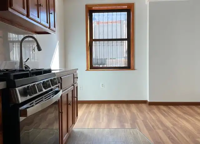 Property at 146 N 10th St Unit 3C, Philadelphia, PA, 19107, 2 beds, 1 bath, [object Object]