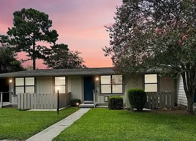 Photo of 2403 S 25th St, Fort Pierce, FL 34981