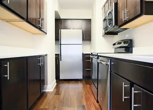 Property at 212e E Chestnut St, Chicago, IL, 60611, 1 bed, 1 bath, [object Object]