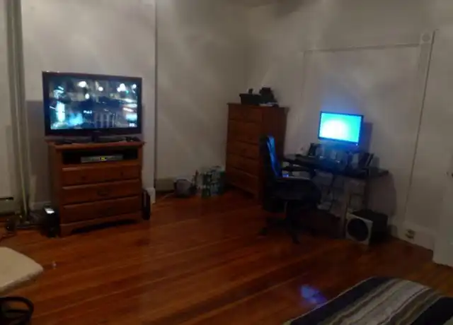 Property at 862 Huntington Ave, Boston, MA, 02115, 4 beds, 1 bath, [object Object]