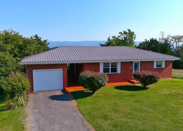 Property at 616 E Barton Ridge Rd, Greeneville, TN, 37745, 2 beds, 1 bath, [object Object]