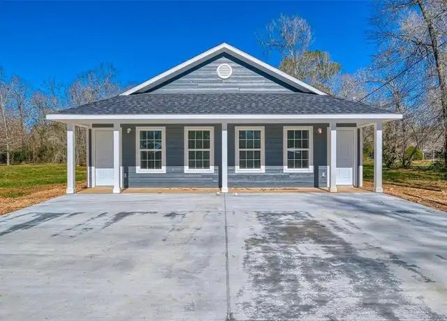 Property at 912 W School St, Livingston, TX, 77351, 2 beds, 2 baths, [object Object]