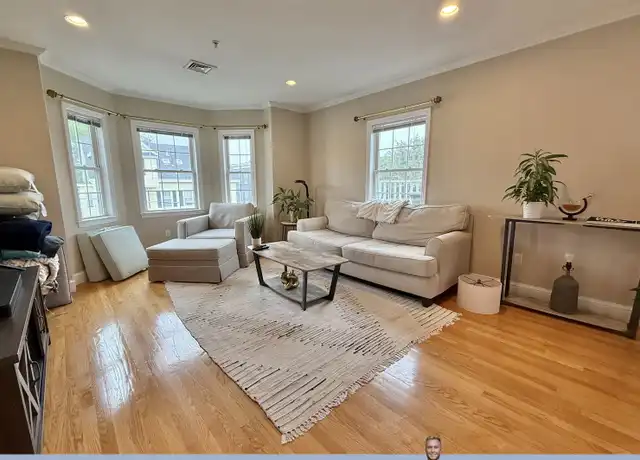 Property at 146 Adams St #2, Waltham, MA, 02453, 2 beds, 1.5 baths, [object Object]
