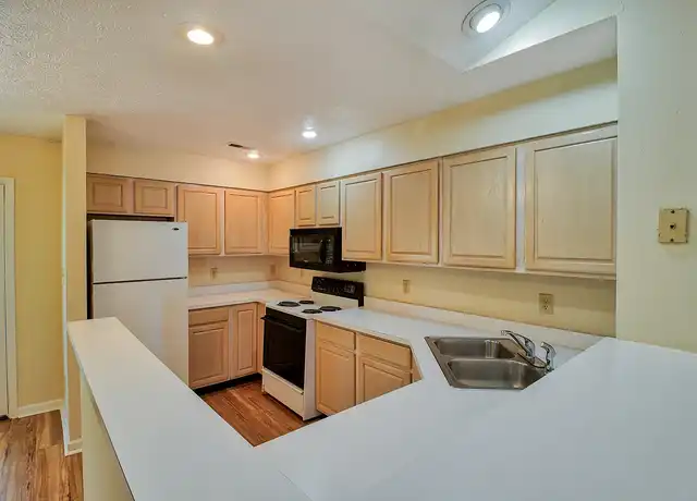 Property at Hickory Grove - 3296 S Walnut Springs Dr, Bloomington, IN, 47401, 2-3 beds, 2 baths, [object Object]