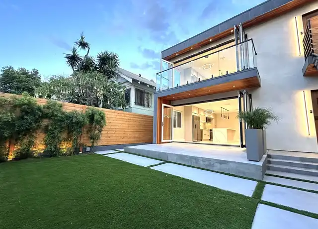 Property at 36 Paloma Ave, Venice, CA, 90291, 3 beds, 2 baths, [object Object]