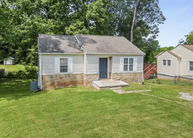 Property at 2917 Woodmont Rd NE Unit 3C, Knoxville, TN, 37917, 1 bed, 1 bath, [object Object]