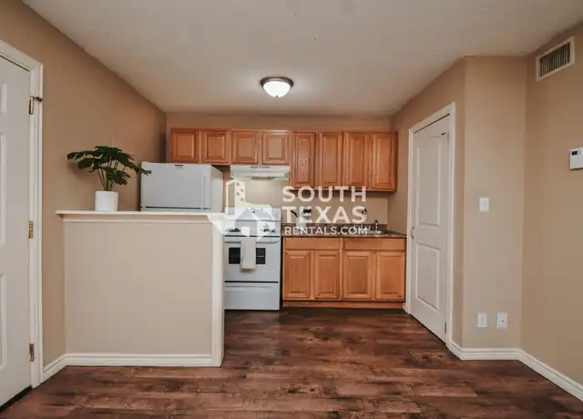 Property at 1811 Lawndale Ave Unit 15, Victoria, TX, 77901, 1 bed, 1 bath, [object Object]