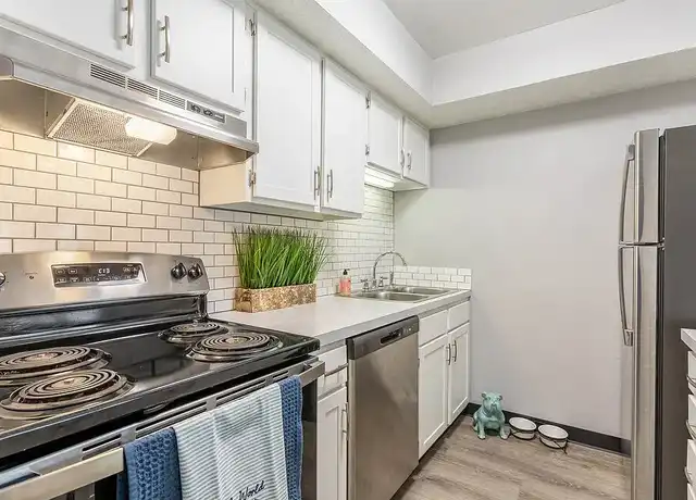 Property at Barrington Square Apartments - 2325 Marlborough Ct, Columbus, OH, 43229, 1 bed, 1 bath, [object Object]