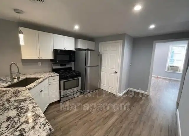 Property at 1152 Market St, Harrisburg, PA, 17103, 2 beds, 1 bath, [object Object]