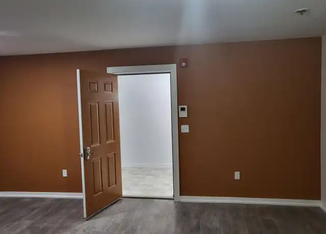 Property at 950 S Hebron Ave Apt 120, Evansville, IN, 47714, 1 bed, 1 bath, [object Object]
