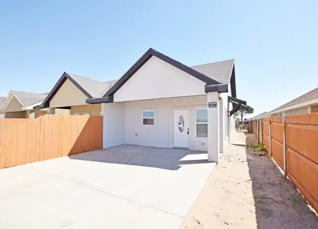 Property at 1010 N Eva Ave, Monahans, TX, 79756, 3 beds, 2 baths, [object Object]