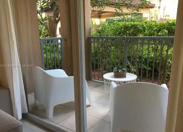 Property at 19701 E Country Club Dr #5108, Miami, FL, 33180, 3 beds, 2 baths, [object Object]