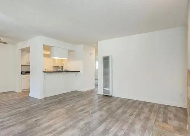 Property at 315 Walnut Ave, Carlsbad, CA, 92008, 2 beds, 1 bath, [object Object]