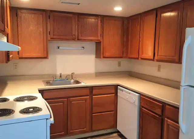 Property at 104 Morris Paul Ct Unit B, Charlottesville, VA, 22903, 1 bed, 1 bath, [object Object]