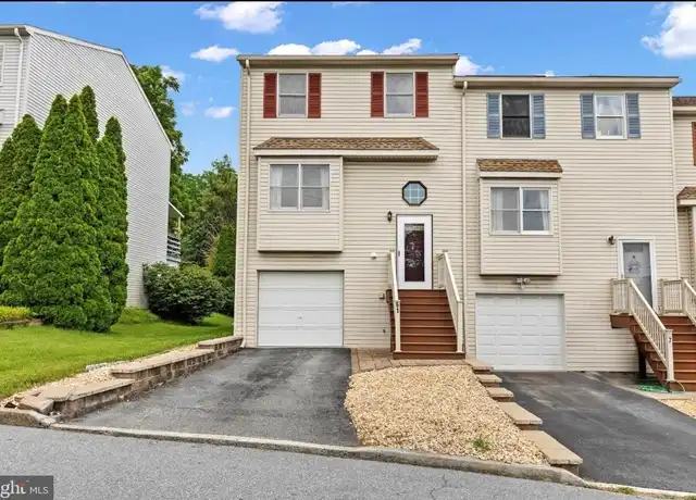 Property at 61 Lincoln Ave, Harrisburg, PA, 17111, 3 beds, 3.5 baths, [object Object]