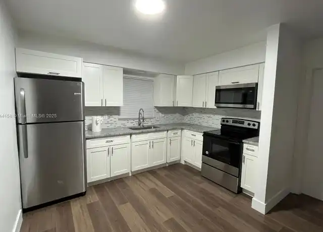 Property at 325 NE 2nd St Unit 3, Hallandale Beach, FL, 33009, 1 bed, 1 bath, [object Object]